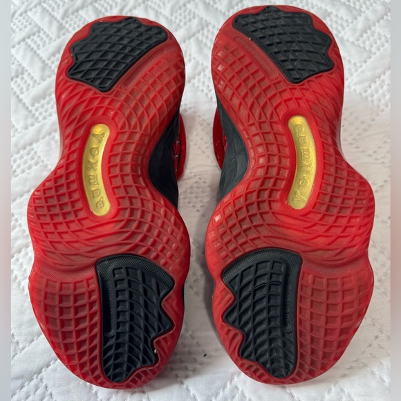 Adidas Spider-Man Kids Shoes Sneakers Footwear Red Gold Youth Size 5 - Picture 5 of 12